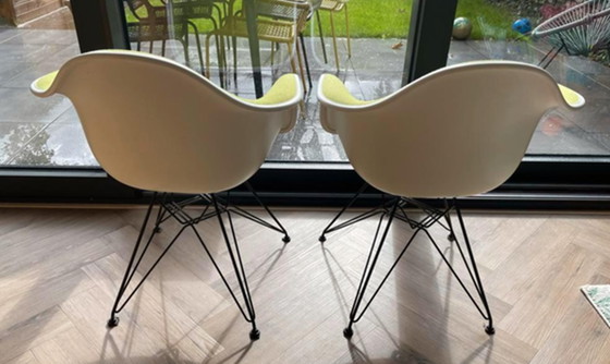 Image 1 of 2x Vitra Eames DAR stoel