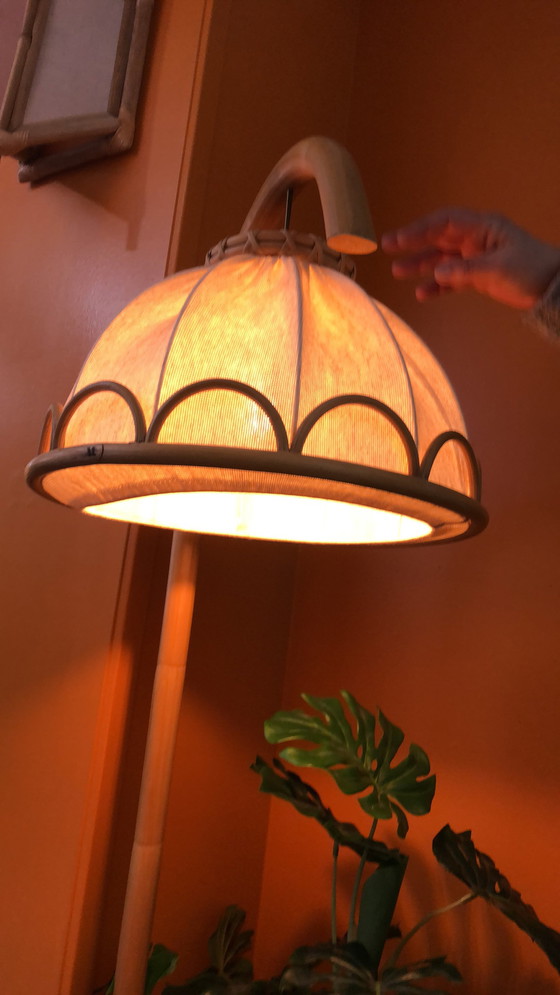 Image 1 of Bamboe tafel met hanglamp 60’s