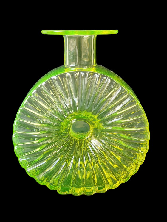 Image 1 of Tamara Aladin - Aurinkopullo Vaas van uraniumglas