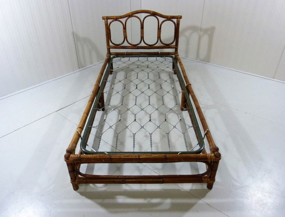 Image 1 of Rotan bed, jaren 70