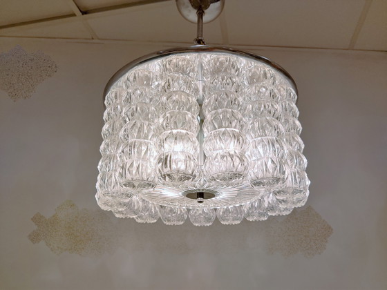 Image 1 of Halverwege de eeuw glazen en chromen kroonluchter, jaren 60