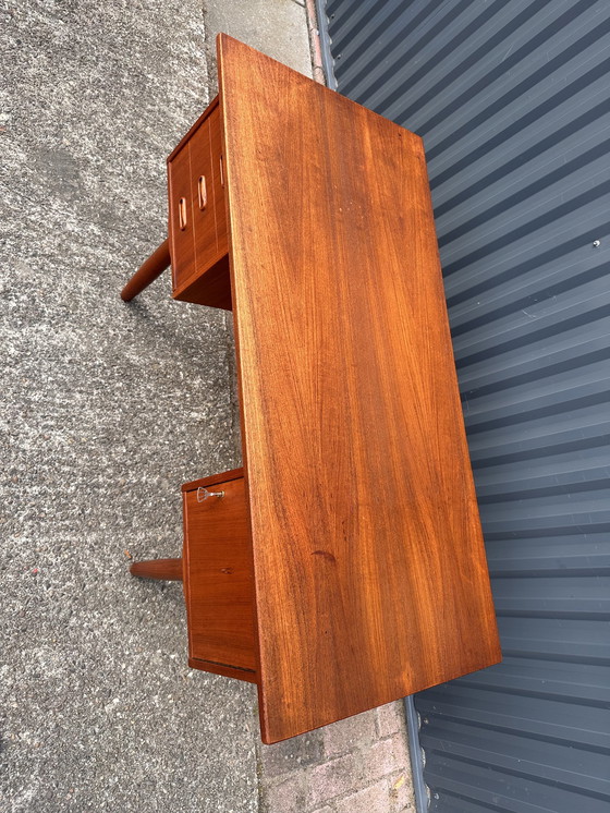 Image 1 of Vintage bureau