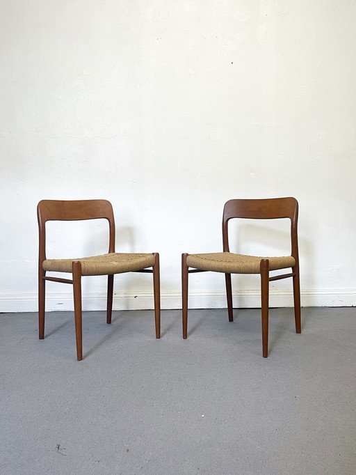 2x Niels Moller model 75 chair