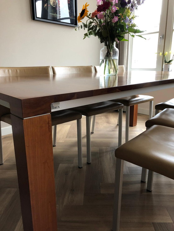 Image 1 of Leolux dining table Vivre in Cherry wood