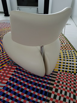 Leolux Pallone 'Pa' armchair
