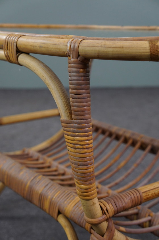 Image 1 of Dutch Design Style coffee table with cloud glass top and reading basket