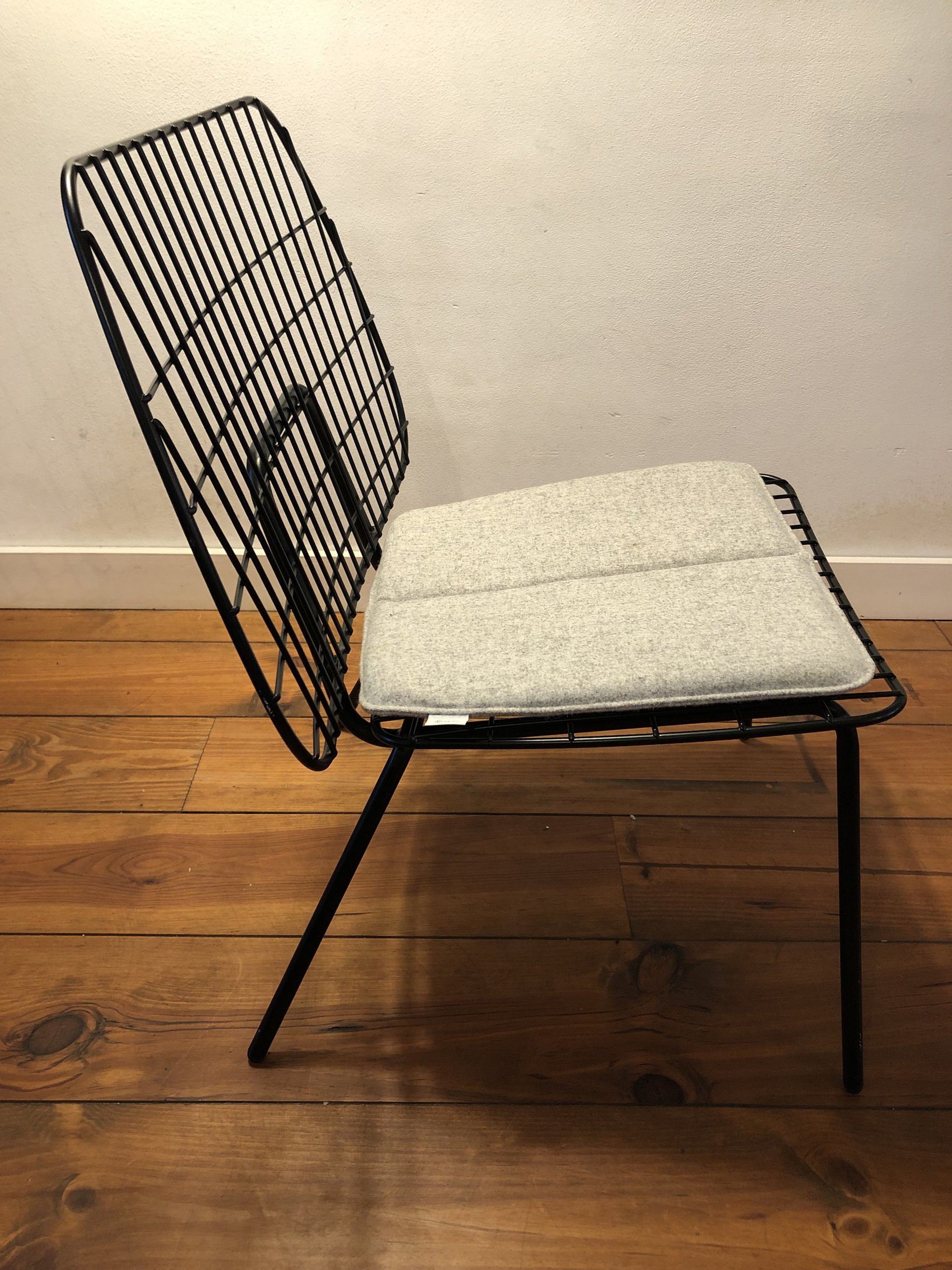 Wm string outlet lounge chair