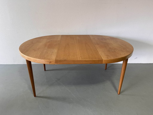 Vintage round extendable dining table Villy Schou Andersen