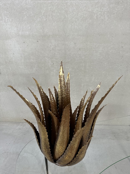 Large aloe vera in metal