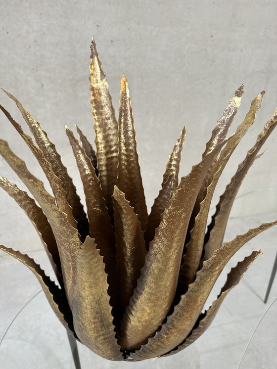 Image 1 of Large aloe vera in metal