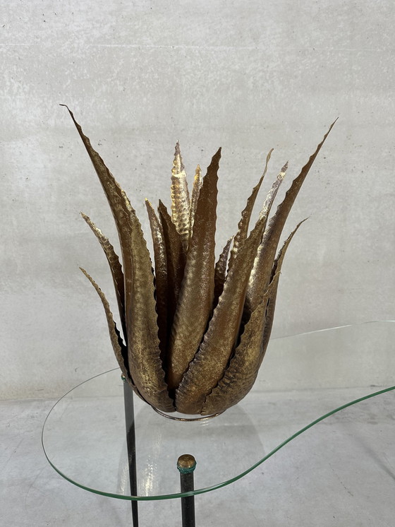 Image 1 of Large aloe vera in metal