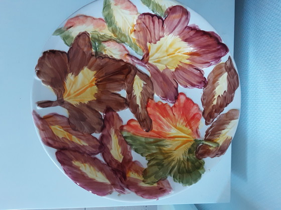 Image 1 of A fruit bowl