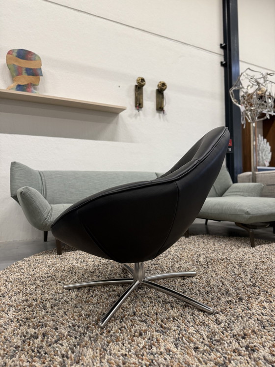Image 1 of Sillón giratorio suave con reposabrazos de cuero negro Label Vandenberg Hidde