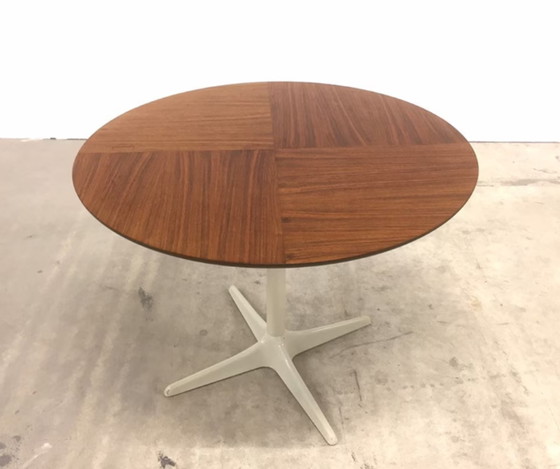 Image 1 of Table d'appoint minimaliste en opale allemande