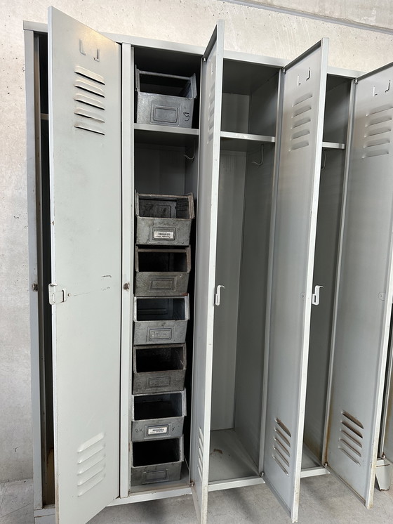 Image 1 of Vintage industrial locker cabinet (5 doors)