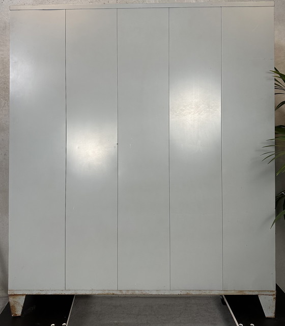 Image 1 of Armoire vestiaire industrielle vintage (5 portes)