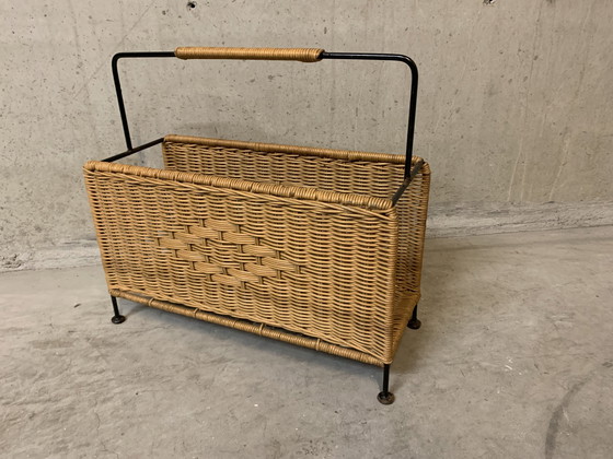 Image 1 of Cesta o contenedor de lectura de 1960