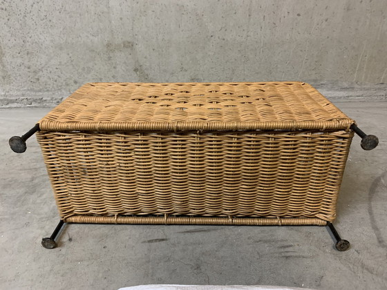 Image 1 of Cesta o contenedor de lectura de 1960