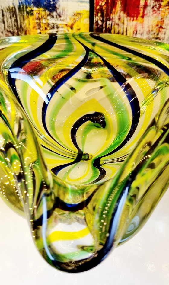 Image 1 of Ciotola vintage in vetro colorato.