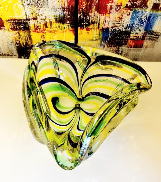 Image 1 of Ciotola vintage in vetro colorato.