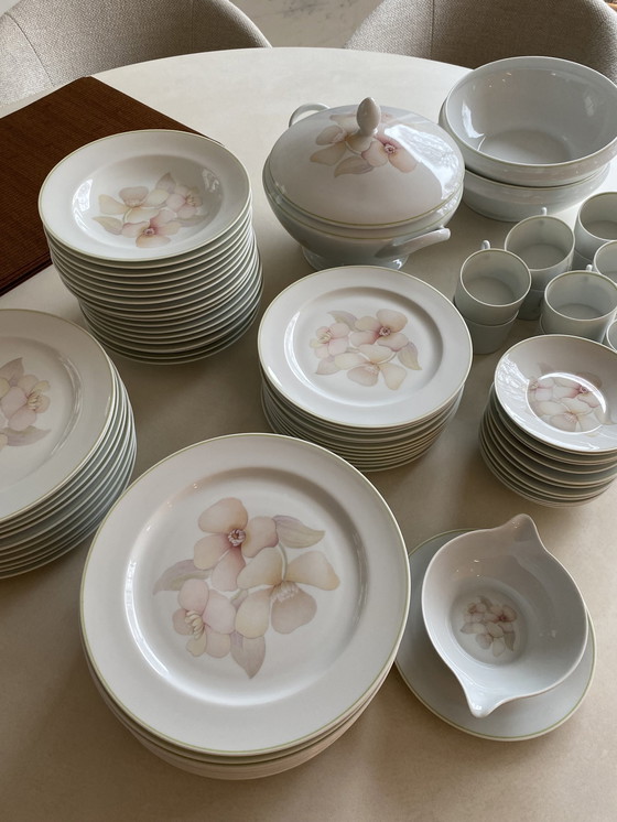 Image 1 of Modern And Timeless Limoges Dinnerware (82 Pieces)