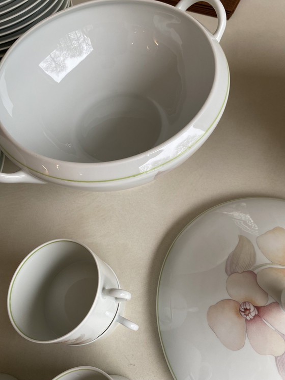 Image 1 of Modern And Timeless Limoges Dinnerware (82 Pieces)