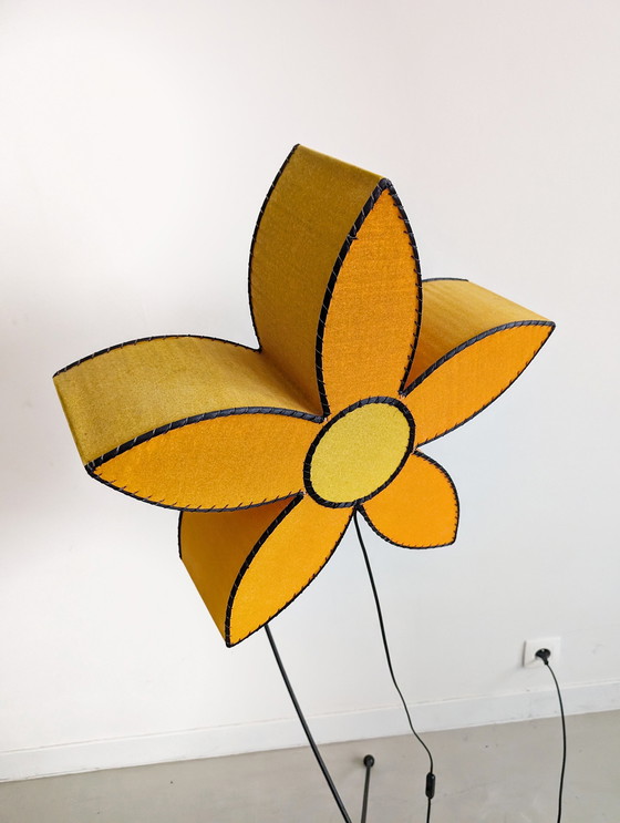Image 1 of Lámpara de flores de estilo pop art de los años 80
