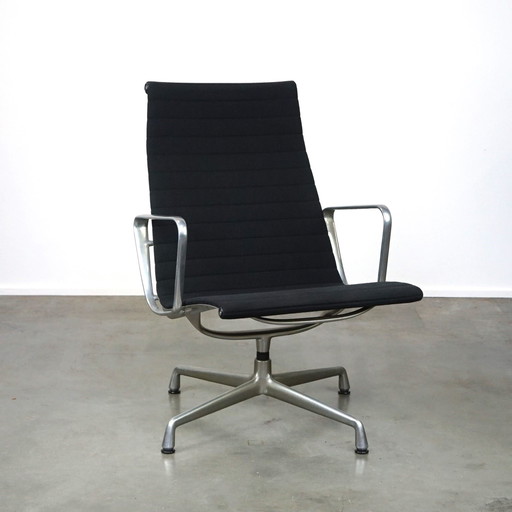 Design Vitra fauteuil pivotant modèle EA 116