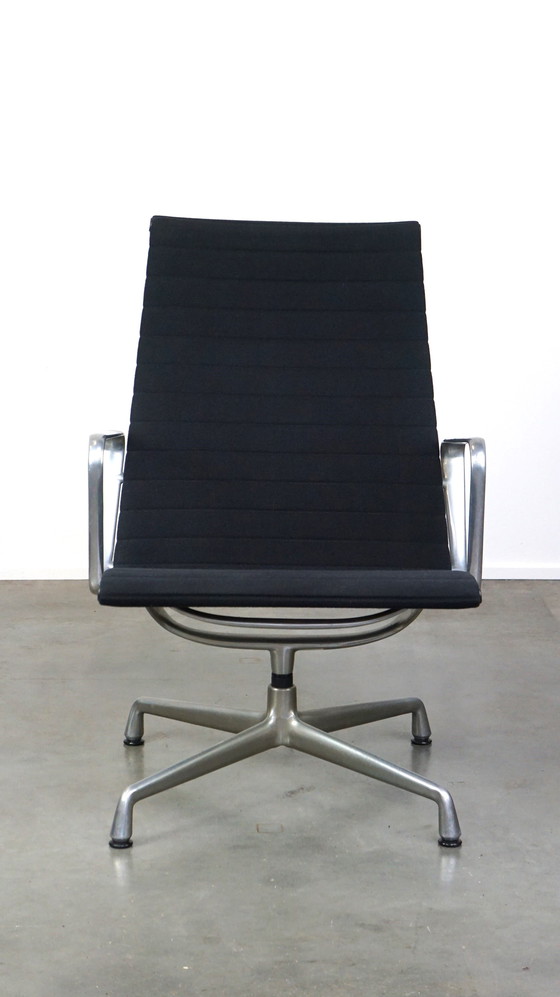 Image 1 of Design Vitra swivel armchair model EA 116