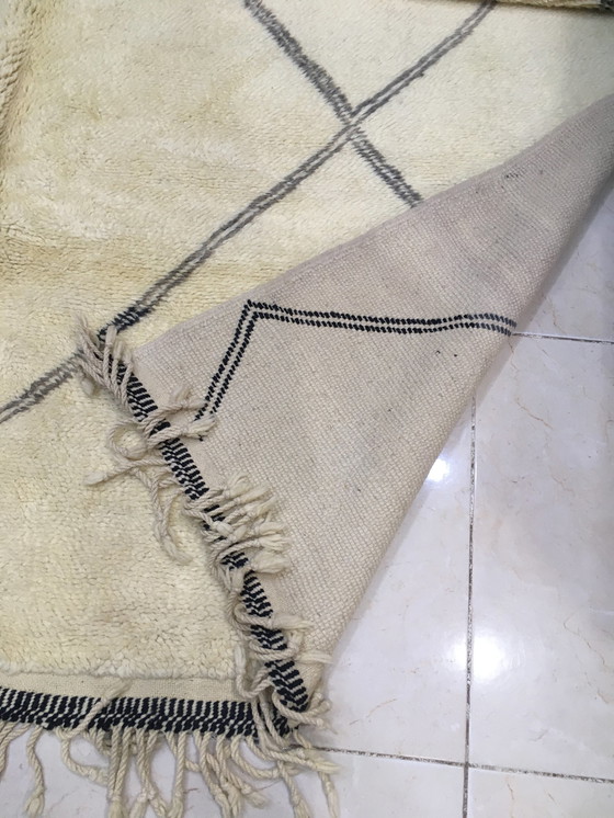 Image 1 of Exceptional Moroccan Berber M'rirt rug 3m03 x 2m25