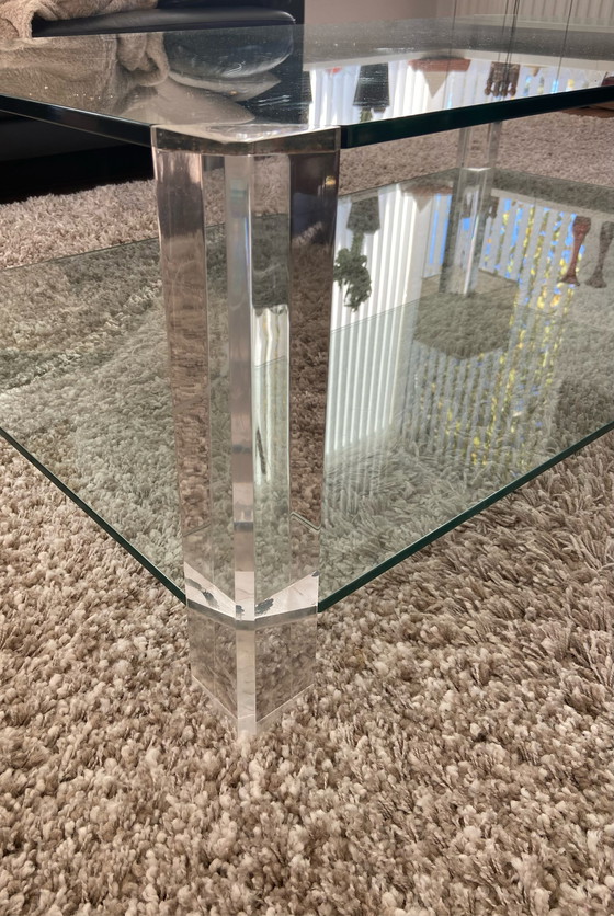 Image 1 of Table basse design en verre