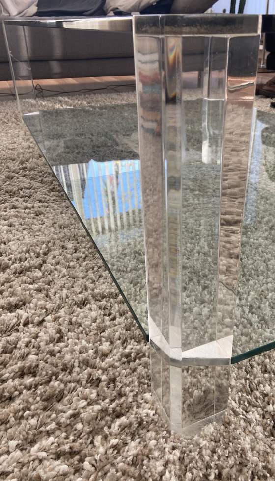 Image 1 of Table basse design en verre