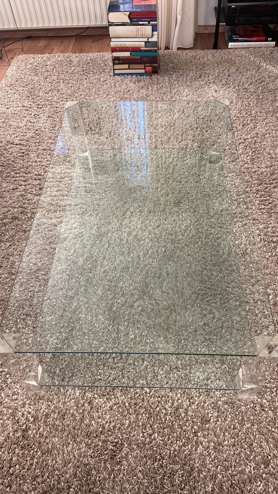 Image 1 of Table basse design en verre