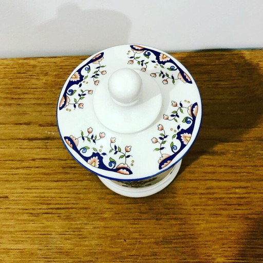 Pair of ceramic medicine jars