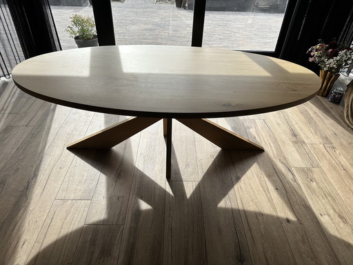 Westra Le Havre oval oak dining table