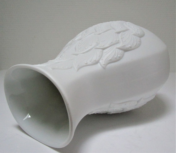 Image 1 of Vase Manfred Frey Ak Kaiser Porcelain Biscuit Plant Design