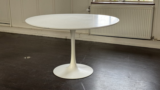 Image 1 of Table Arkana Tulip avec 4 chaises Thonet