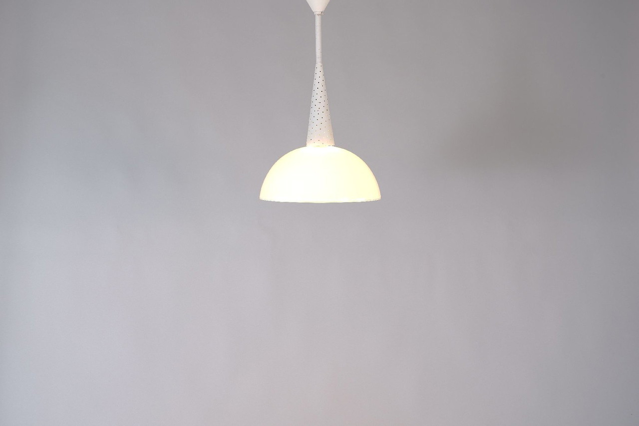 Lampe pendante Holophane Mathieu Matégot | €200 | Whoppah