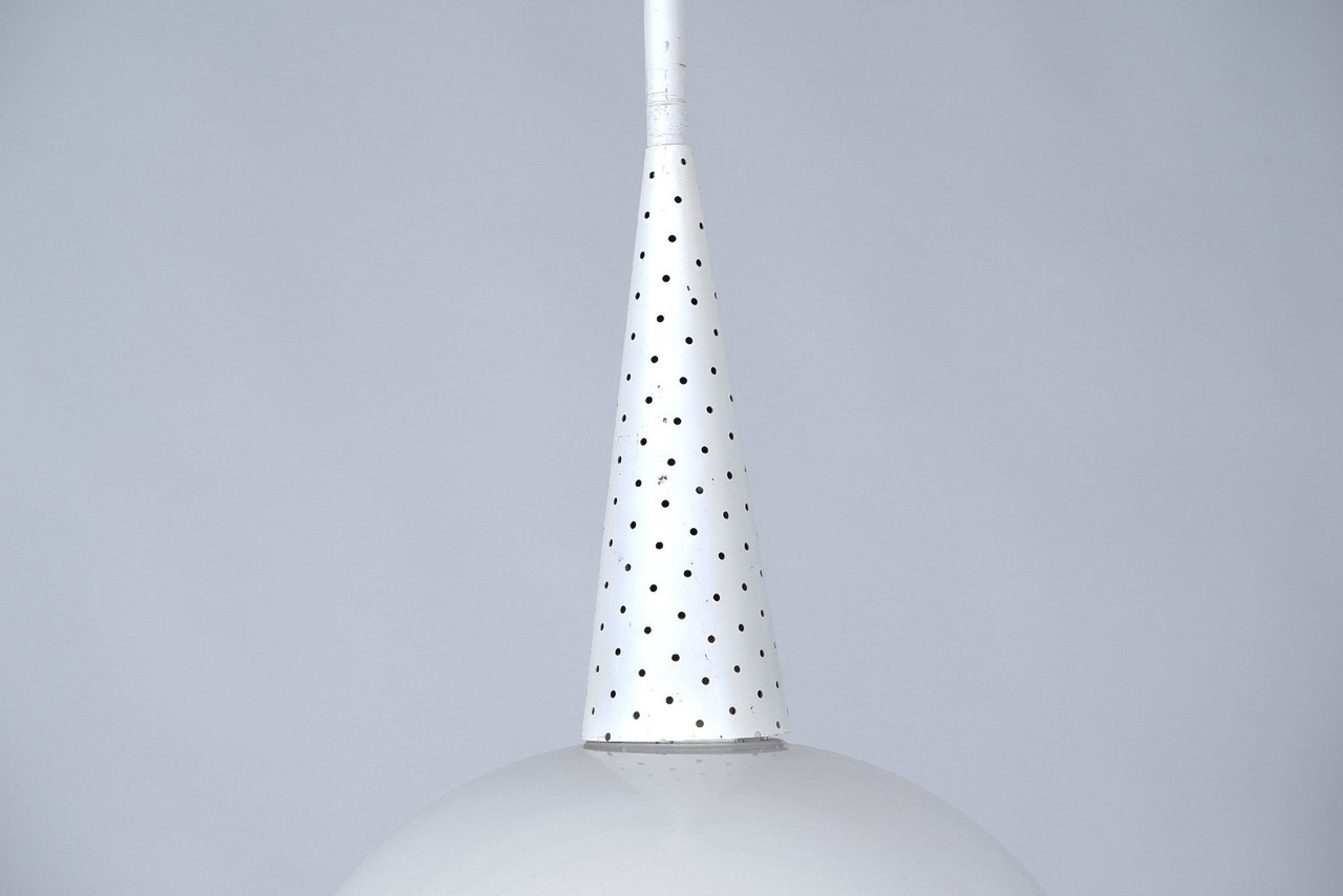 Lampe pendante Holophane Mathieu Matégot | €200 | Whoppah
