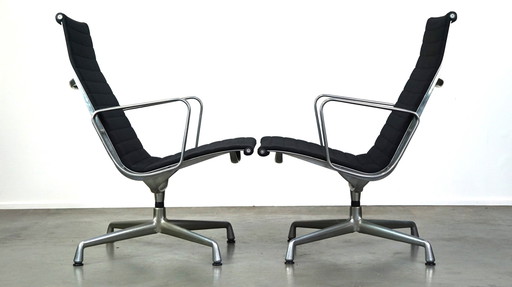 2 x Chaise pivotante design Vitra modèle EA 116 en tissu noir