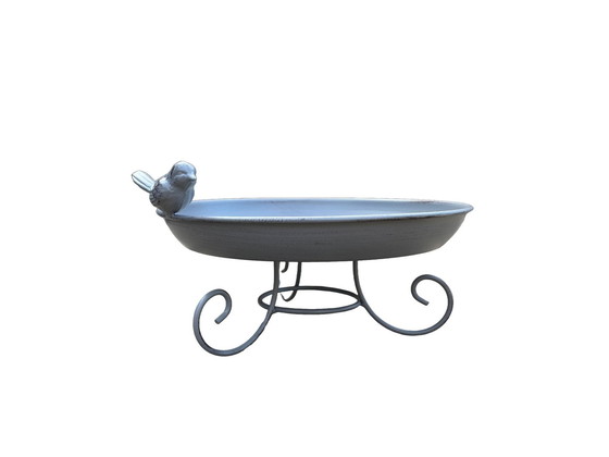 Image 1 of Bird bath / Bird feeder