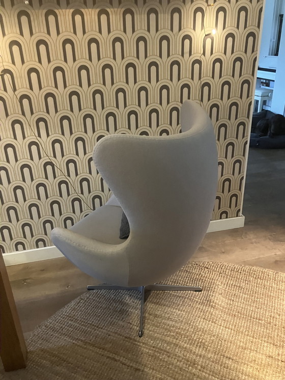 Image 1 of Beautiful Egg Chair Replica Light Grey