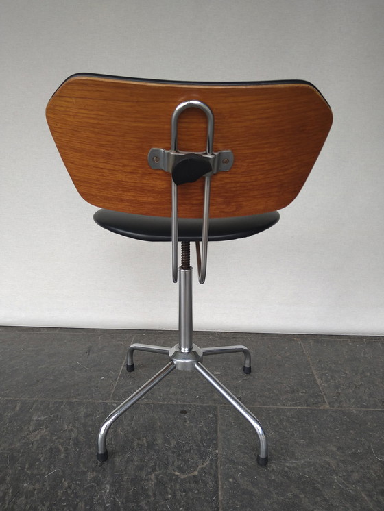 Image 1 of Chaise de bureau avec dossier en bois 1950