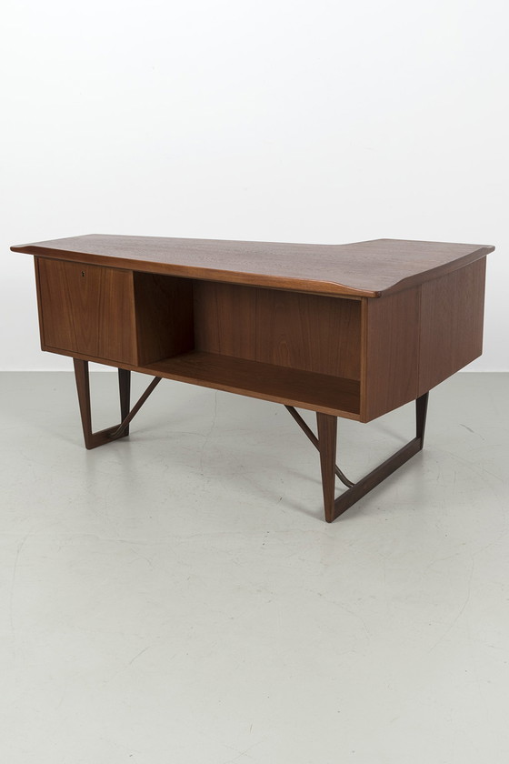 Image 1 of Bureau "Boomerang" de Peter Løvig Nielsen