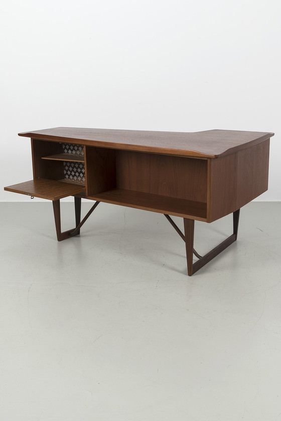 Image 1 of Bureau "Boomerang" de Peter Løvig Nielsen