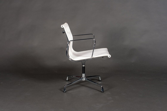 Image 1 of 4x Vitra ea108 white netweave chrome