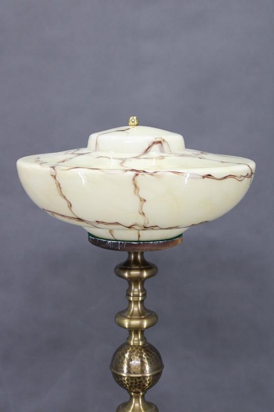 Image 1 of Lampada da terra in ottone restaurata degli anni '40 con paralume in vetro