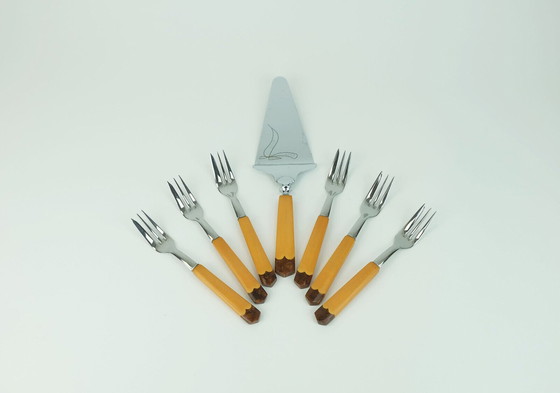 Image 1 of 1930s art déco bakelite CAKE LIFTER and 6 cake forks 