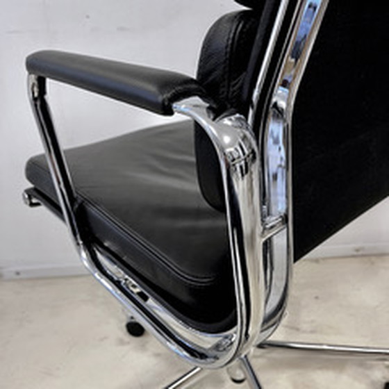 Image 1 of Vitra EA219 Soft Pad office chair