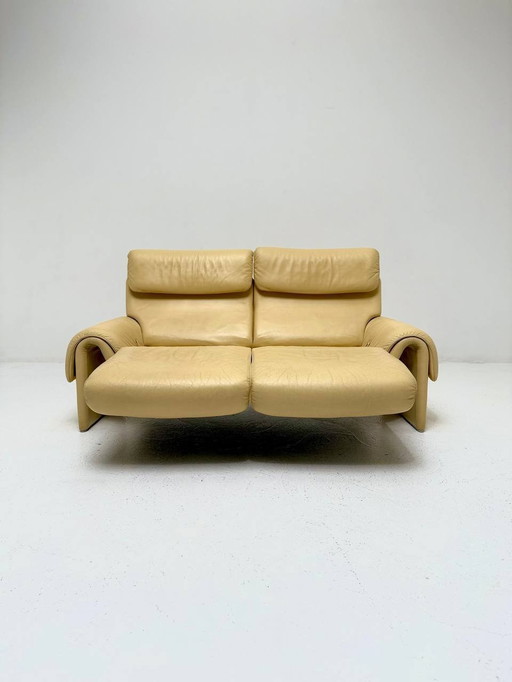 Vanilla yellow Ds 2000 Sofa with relax function from De Sede